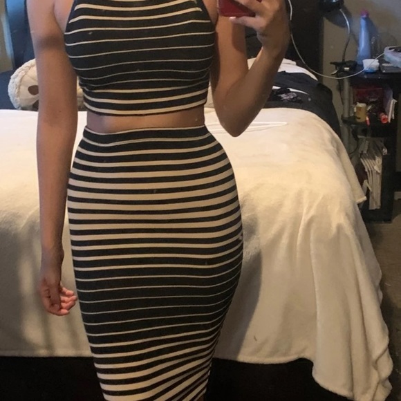 2 piece set - Picture 2 of 2